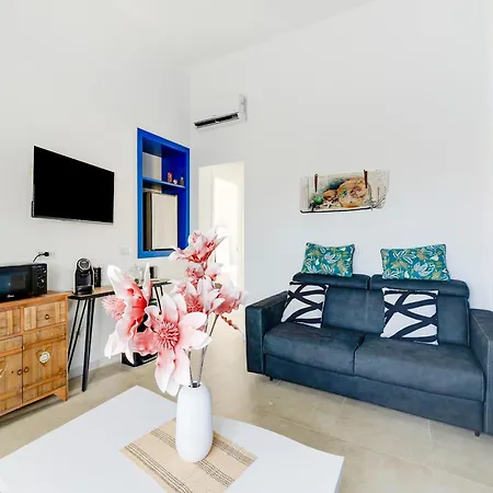 With Private Terrace, 50m From The Sea Апартаменты *