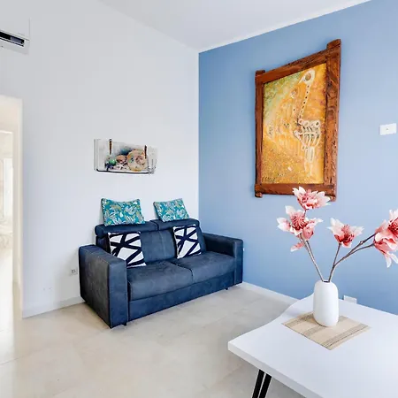 Апартаменты With Private Terrace, 50m From The Sea