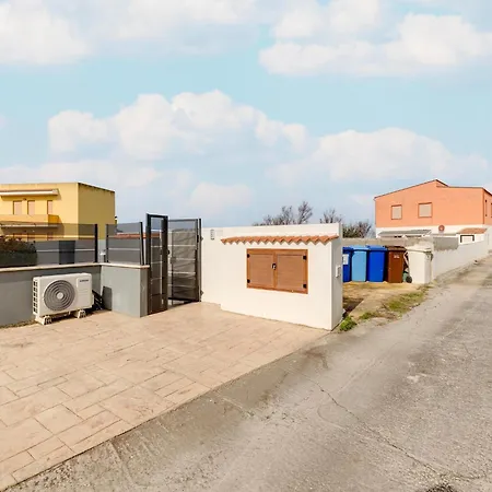Апартаменты With Private Terrace, 50m From The Sea Кастельсардо