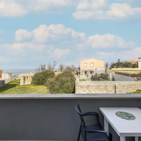 Apartment With Private Terrace, 50m From The Sea